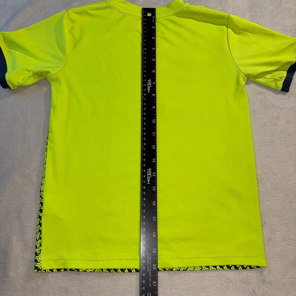 FC Barcelona Kids Soccer Jersey Neon Yellow Navy Blue Graphic S/P RN130148 - Picture 6 of 7